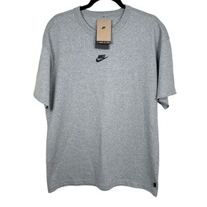 NWT Nike Men’s Medium Loose Fit T-Shirt